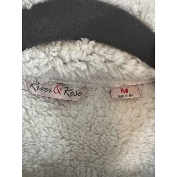 River & Rose NWT Snowflake Zip Up Vest Size Medium - Picture 3 of 5